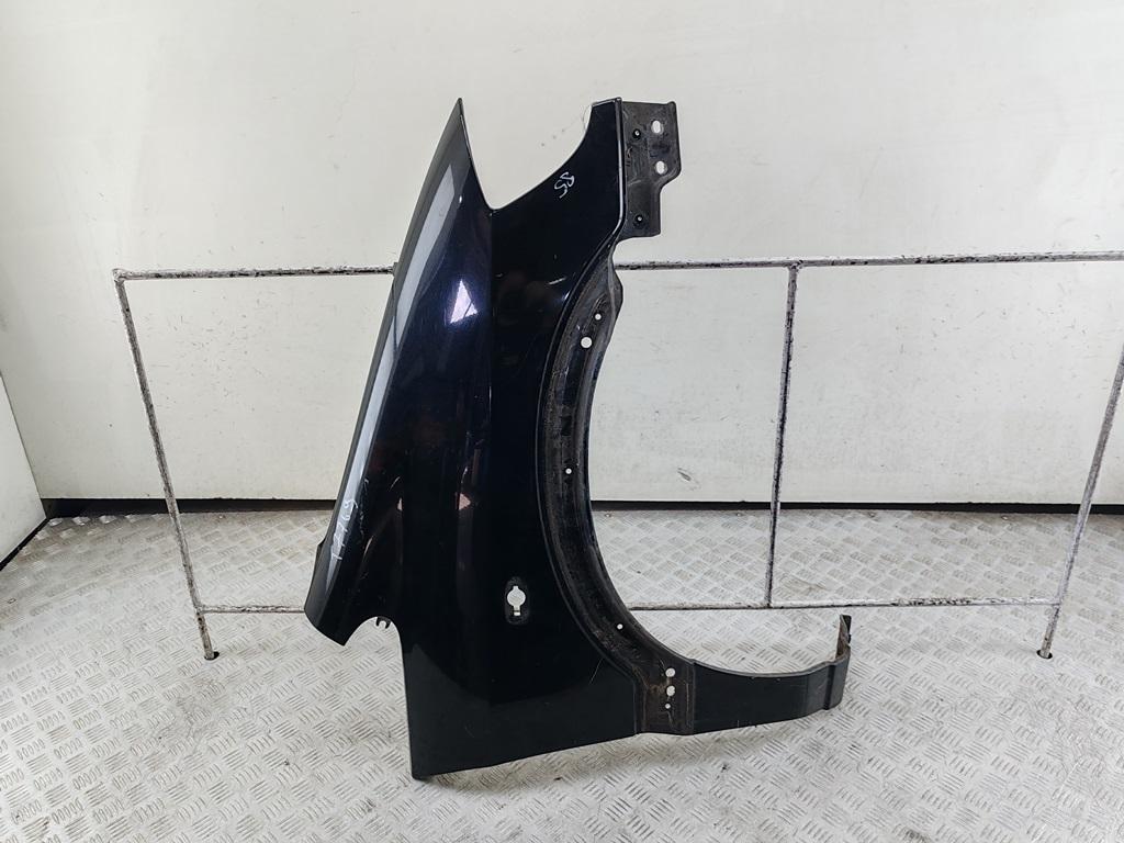 Крыло переднее правое