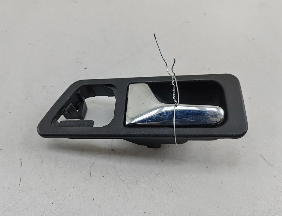 Ручка двери внутренняя передняя левая