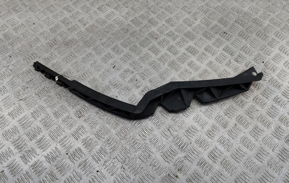 Кронштейн бампера переднего