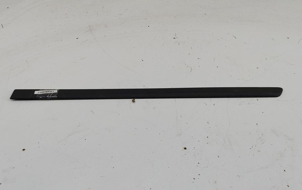 Молдинг двери задней левой