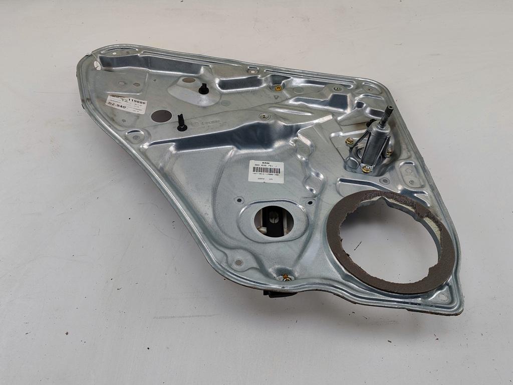 Стеклоподъемник механический задний левый