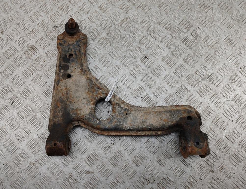 Рычаг подвески передний правый