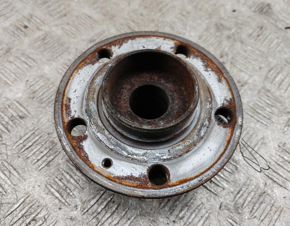 Ступица передняя левая