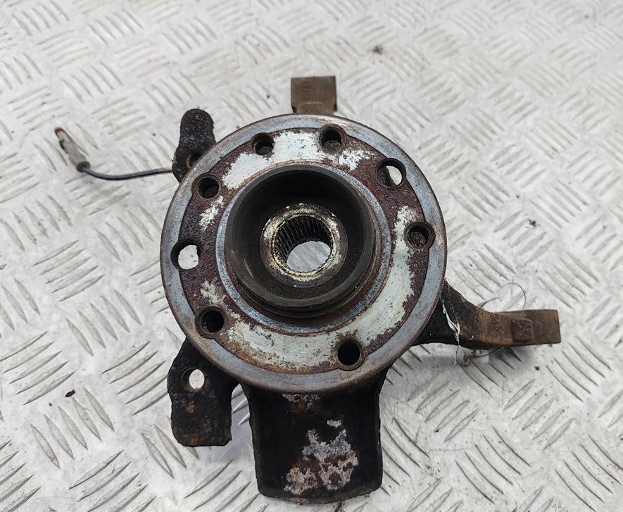 Ступица передняя левая