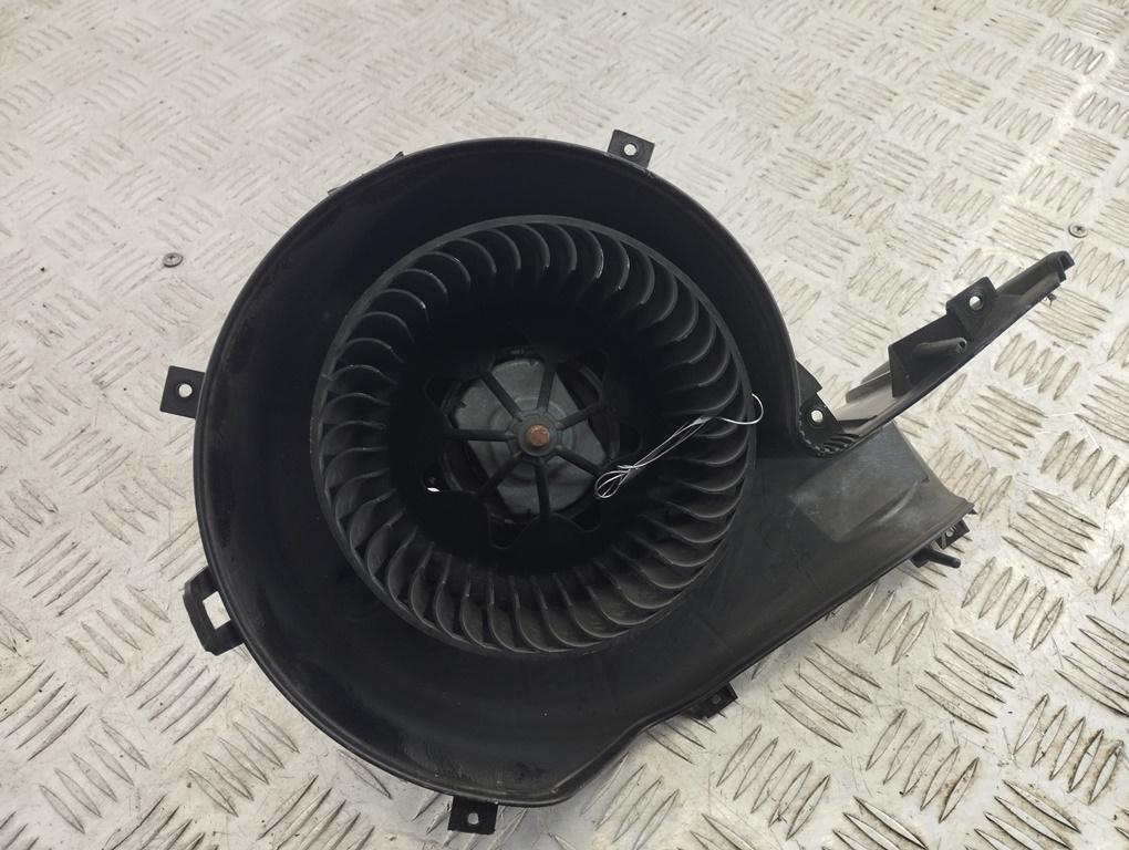 Двигатель отопителя (моторчик печки)
