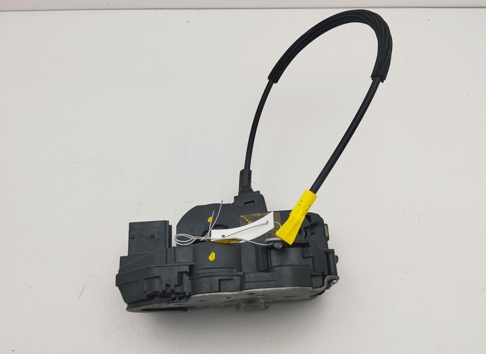 Замок двери задней правой