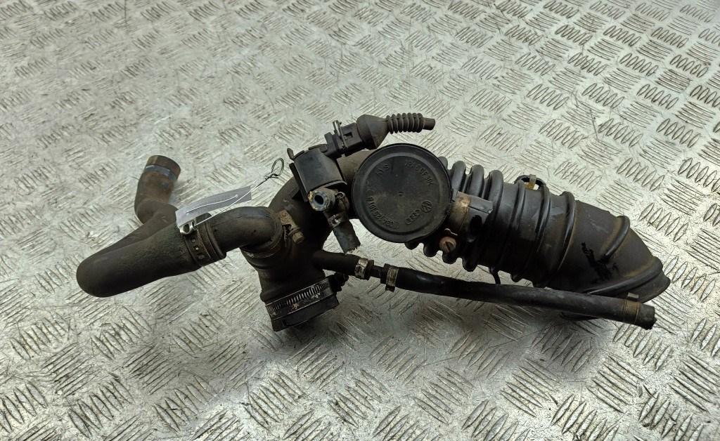 Патрубок воздушного фильтра