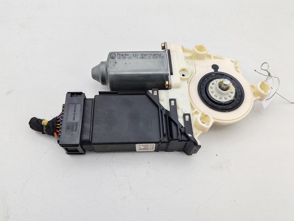 Моторчик стеклоподъемника передний правый