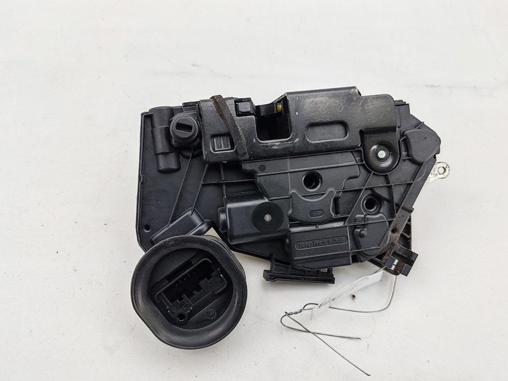 Замок двери задней правой
