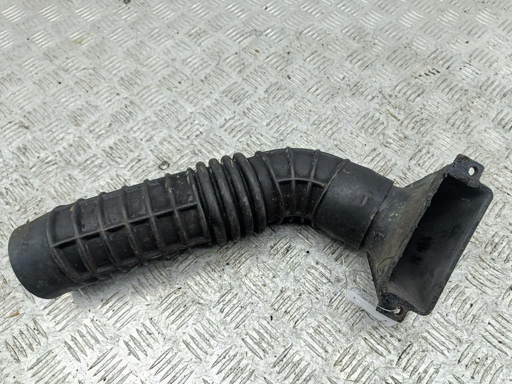 Патрубок воздушного фильтра