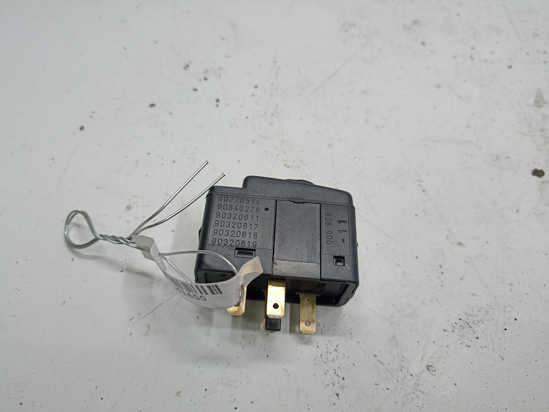 Кнопка корректора фар