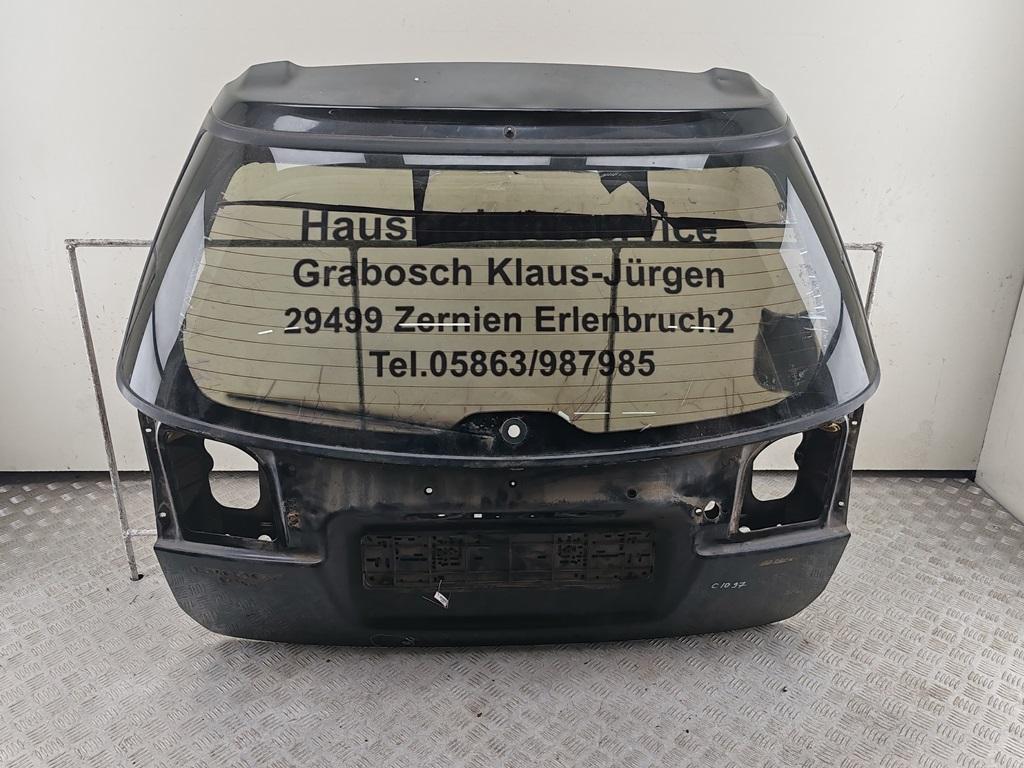 Дверь багажника