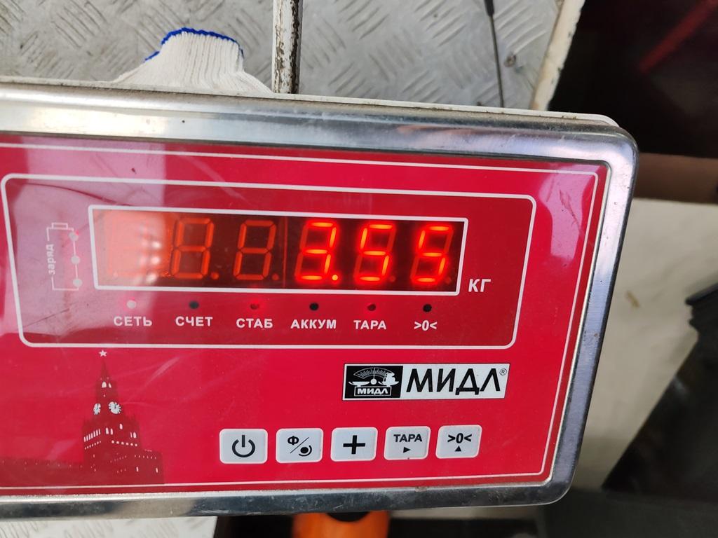 Обшивка двери передней левой